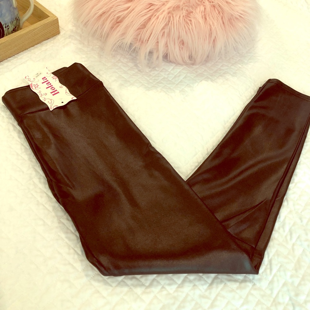 🚨Faux Leather fleece-lined Leggings🚨